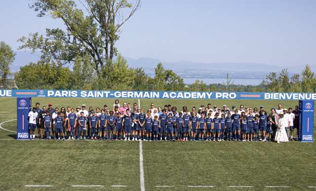 HUB_Family_Kids_Slider 1_Foot_.jpg