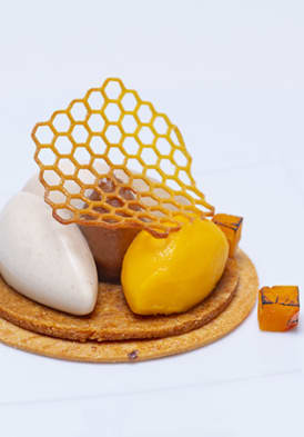 Dessert les noix de grenoble à la carte du restaurant les fresques à l'hôtel royal evian