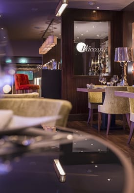 Salle de restaurant du Baccara, restaurant gastronomique du Casino d'Evian
