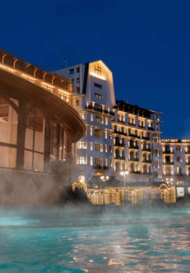 Hôtel Royal, 5 étoiles à Evian - Parcours hydrocontact de nuit face à l'hôtel