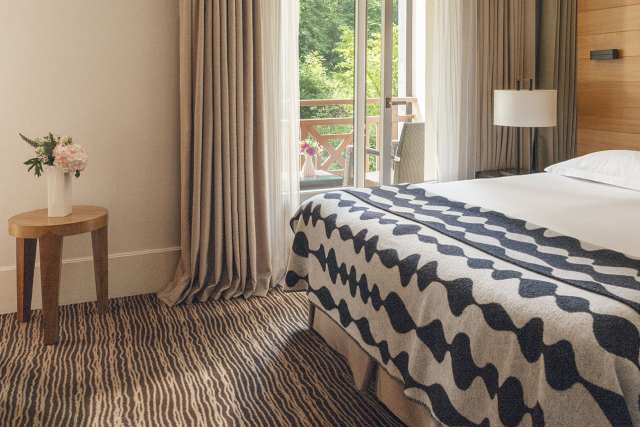 Hôtel Ermitage, 4 étoiles à Evian - Grand lit de la Junior Suite Sud