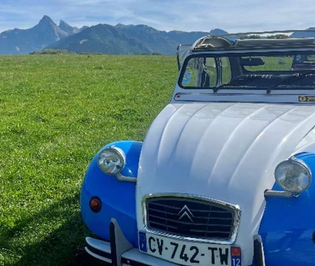 Visuel d'une voiture bleue
