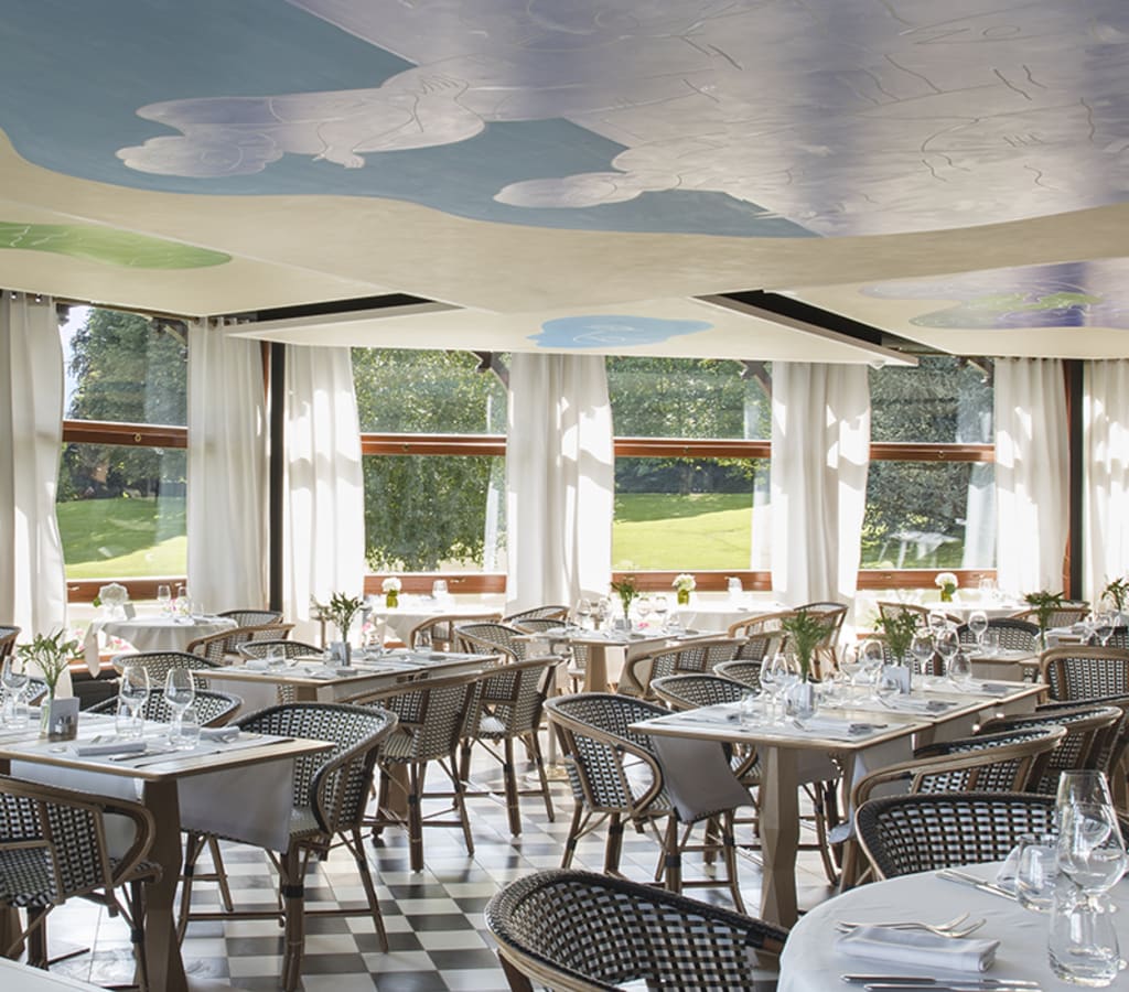 Salle de restaurant de la Véranda, brasserie de l'Hôtel Royal
