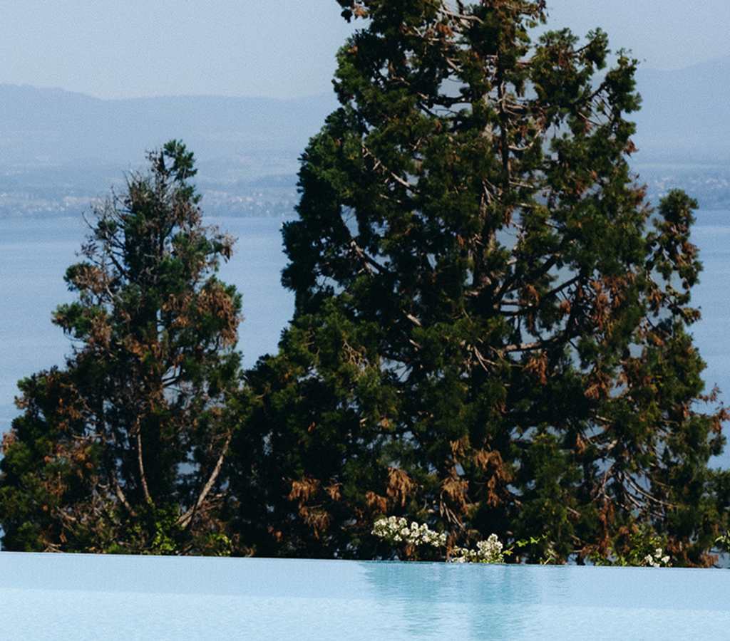 Hôtel Royal, 5 étoiles à Evian - Piscine à débordement face au lac Léman