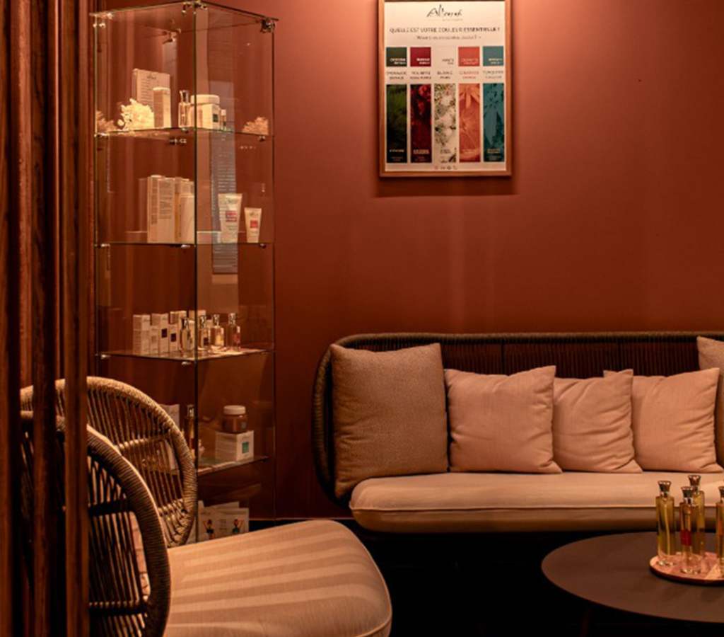 Hôtel Ermitage, 4 étoiles à Evian - Accueil du spa 4 Terres dans les tons de terracota