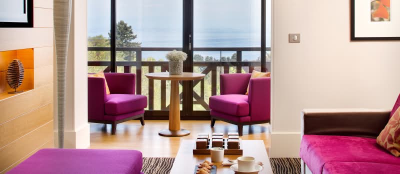 Suite Castel Lac de l'Hôtel Ermitage avec vue sur le lac Léman