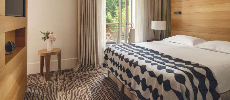 Hôtel Ermitage, 4 étoiles à Evian - Grand lit de la Junior Suite Sud