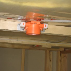 Uni-beslag til PL-dåse