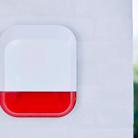 Sikkerthjem utomhussiren med blixt till S6evo larmsystem