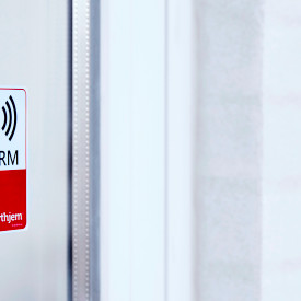 Sikkerthjem förebyggande larmklistermärken, 3 st