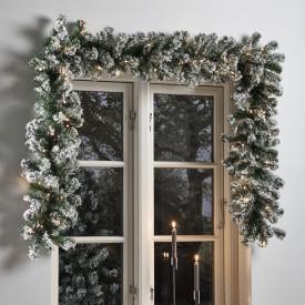 Nordic Winter granguirlande med "snø" & lys & batteri, 270 cm