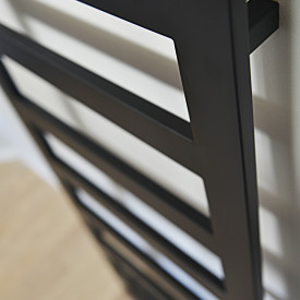 Kriss Sigma håndkletørker, vand, 60x150 cm, matt sort