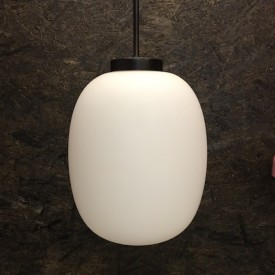Dyberg Larsen DL39 pendellampe, opal/sort