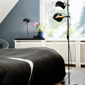 Halo Design D.C gulvlampe med 2 skærme, sort