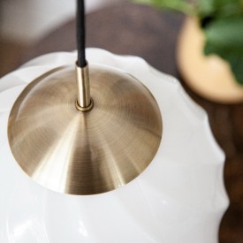 Halo Design Twist Ball pendellampe, messing, Ø25 cm