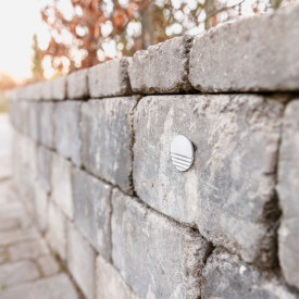 Light By Juul terrassestein kantblok med Capella spot, grå