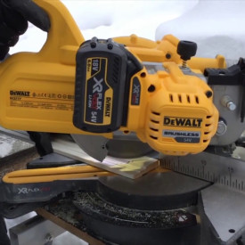 DEWALT 54V Flexvolt kap-/geringssav DCS777N-XJ, Solo, 216 mm