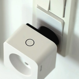 Schneider Wiser smart plug, tænd/sluk, hvid