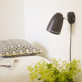 Superliving Dynamo vegglampe, kort, svart