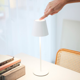 Nielsen Light One oppladbar bordlampe, hvit