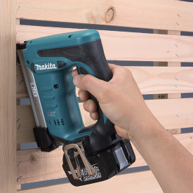 Makita hæftemaskine DST221Z, 18 V