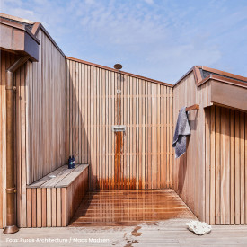 Frostline Eqi vägghängd utomhusdusch, för 150-350 mm vägg, rostfritt stål