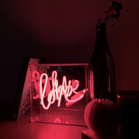 Locomocean Love neonskilt