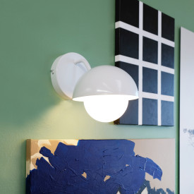 Dyberg Larsen Rose vegglampe, hvit