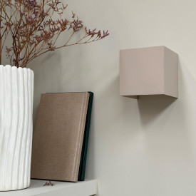 Dyberg Larsen Venus vegglampe, beige