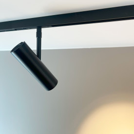 Antidark Designline Tube Slim 1F skenspotlight, 2700K, svart