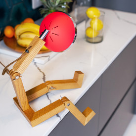 Mr Wattson bordlampe, mørkerød