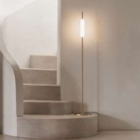 Ekta Living Dunhammer gulvlampe, lys messing