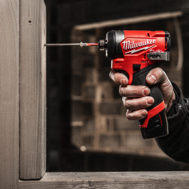 Milwaukee M12 Fuel Compact slagtrekker, uten batteri og lader
