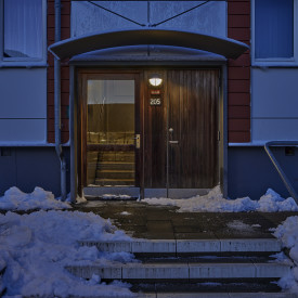 Louis Poulsen skotlampe, 3000K, halvskærmet, opal aluminium