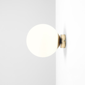 Aldex Ball vegglampe, messing, Ø14 cm