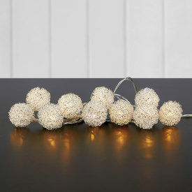 Markslöjd Marcus lyskæde med 10 kugler, batteri, 9 meter