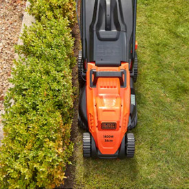 BLACK & DECKER 1400w plæneklipper 34 cm BEMW461BH-QS