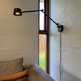 Antidark Direction vägglampa, svart