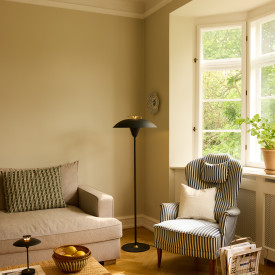 Halo Design Stepp golvlampa, svart