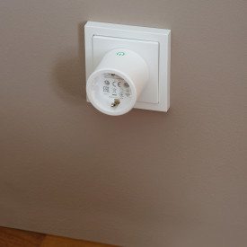 Osram Smart+ Wifi Matter stikprop med energimåler, hvid
