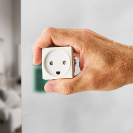 Fesh Curveline stikkontakt med jord, 1 modul, hvid