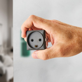 Fesh Curveline stikkontakt med jord, 1 modul, grå