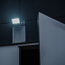 Brennenstuhl projektør LED med sensor, sort, 6500K, 50W