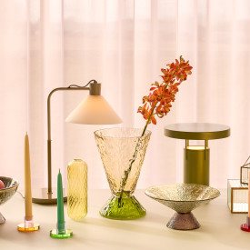 Hübsch BringMe uppladningsbar bordslampa, mörkgrön