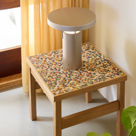 Hübsch BringMe uppladningsbar bordslampa, sand