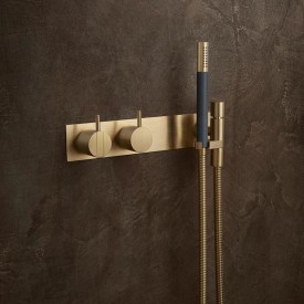 Vola 2473S kar/dusjbatteri, med medium grep, bakplate, krom