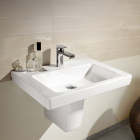 V&B Subway 2.0 vegghengt servant, 600x470 mm, hvit med CeramicPlus