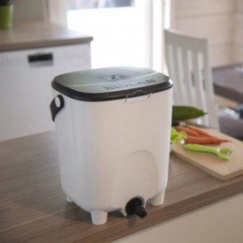 Biolan Bokashi kompostbøtte, lufttett lokk, 10 liter, hvit