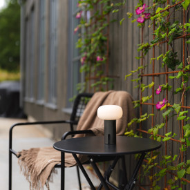 Konstsmide Antibes Mini genopladelig bordlampe, nikkel