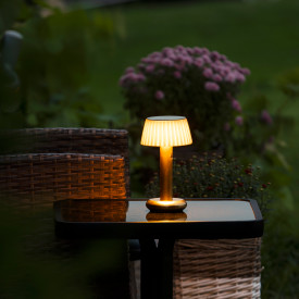 Konstsmide Grasse genopladelig bordlampe